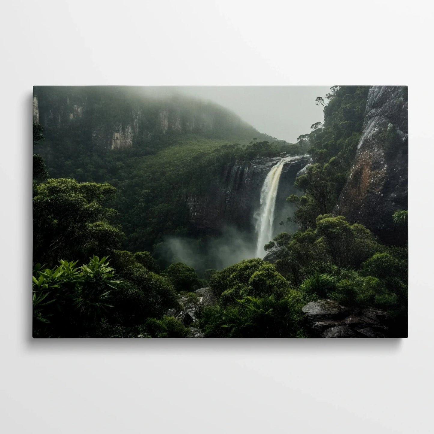 Tablou Peisaje - Cascadă în Natură Sălbatică - vedere din fata